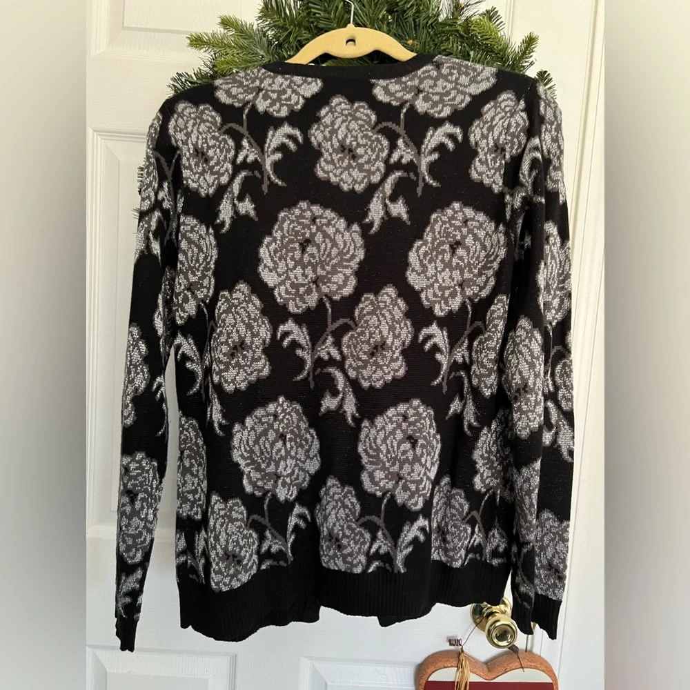 Isaac Mizrahi sweater euc size medium - Picture 6 of 9